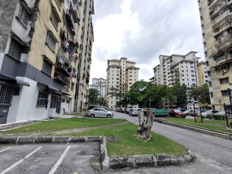 Pangsapuri untuk Disewa di Taman Miharja Apartment (LRT Miharja) - Alicia Choong - Exterior - PropertyGuru.com.my