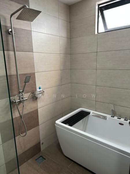 Kediaman Servis untuk Disewa di Molek Regency - Suenn Low - Bathroom - PropertyGuru.com.my