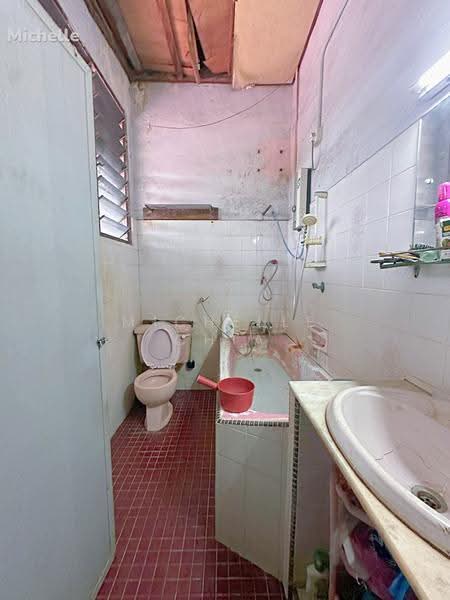 Rumah Teres 2-Tingkat untuk Dijual di Taman Bunga Raya (Bukit Mertajam) - Michelle Chia - Bathroom - PropertyGuru.com.my