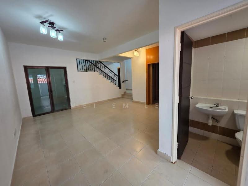 Rumah Teres 2.5-Tingkat untuk Dijual di Taman Bukit Prima (Cheras) - Mei SM Lee - The Peak, Taman Bukit Prima Living Room - PropertyGuru.com.my