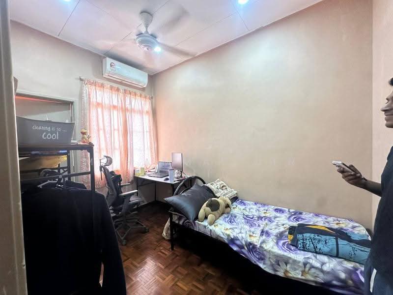2-storey Terraced House for Sale in Seksyen 10 (Shah Alam) - Mohammad Din Majid - Bedroom - PropertyGuru.com.my