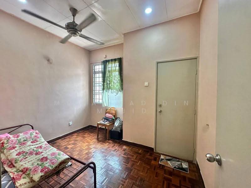 2-storey Terraced House for Sale in Seksyen 10 (Shah Alam) - Mohammad Din Majid - Bedroom - PropertyGuru.com.my