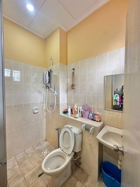 2-storey Terraced House for Sale in Seksyen 10 (Shah Alam) - Mohammad Din Majid - Bathroom - PropertyGuru.com.my