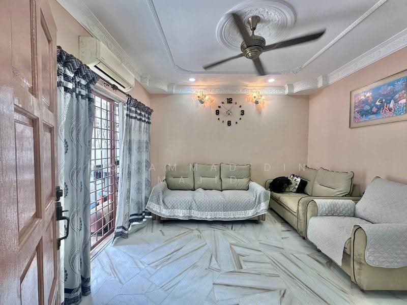 2-storey Terraced House for Sale in Seksyen 10 (Shah Alam) - Mohammad Din Majid - Living Room - PropertyGuru.com.my