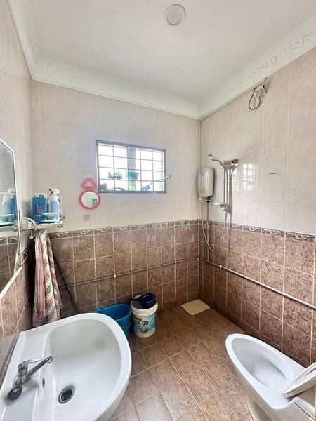 2-storey Terraced House for Sale in Seksyen 10 (Shah Alam) - Mohammad Din Majid - Bathroom - PropertyGuru.com.my
