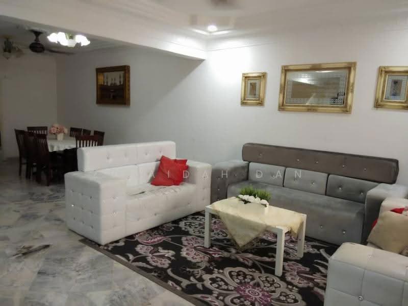 Rumah Teres 2-Tingkat untuk Dijual di Cheras (Selangor) - Zuraidah Dan - Living Room - PropertyGuru.com.my