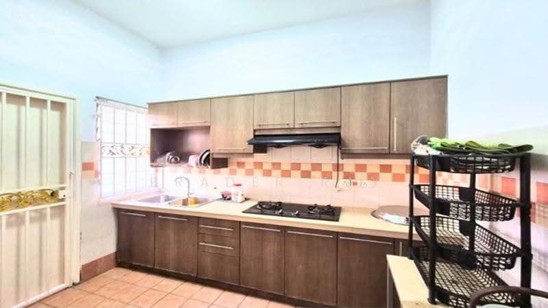 Rumah Teres 2-Tingkat untuk Dijual di Taman Bukit Subang (Shah Alam) - Brader Ray - Kitchen - PropertyGuru.com.my