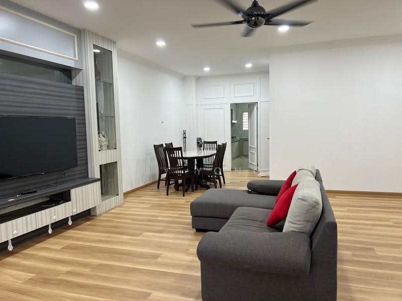 2-storey Terraced House for Rent in Taman Sri Putra Mas (Sungai Buloh) - Jay Yong - Living Room - PropertyGuru.com.my
