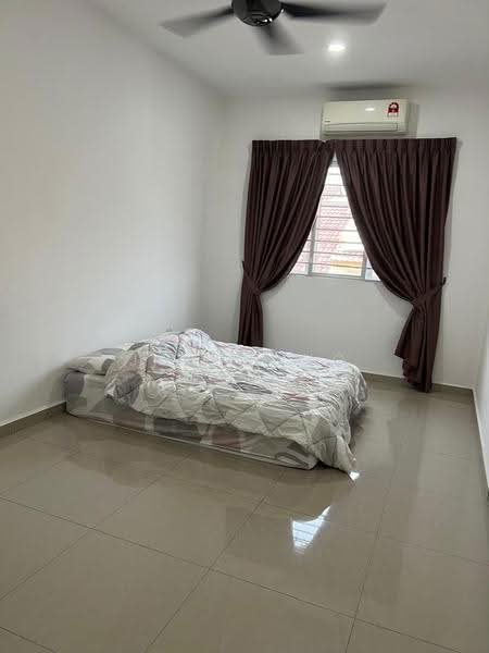2-storey Terraced House for Rent in Taman Sri Putra Mas (Sungai Buloh) - Jay Yong - Bedroom - PropertyGuru.com.my
