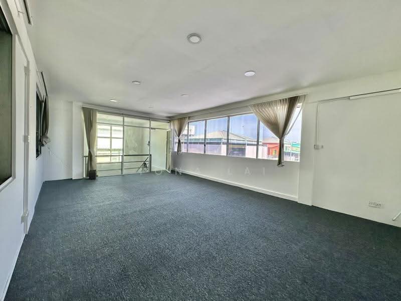 Warehouse for Rent in Sepanggar Kkip (Kota Kinabalu) - Fiona Lai - Interior - PropertyGuru.com.my