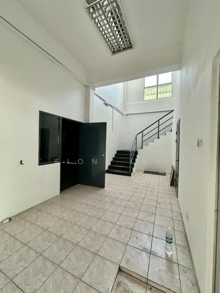 Warehouse for Rent in Sepanggar Kkip (Kota Kinabalu) - Fiona Lai - Interior - PropertyGuru.com.my