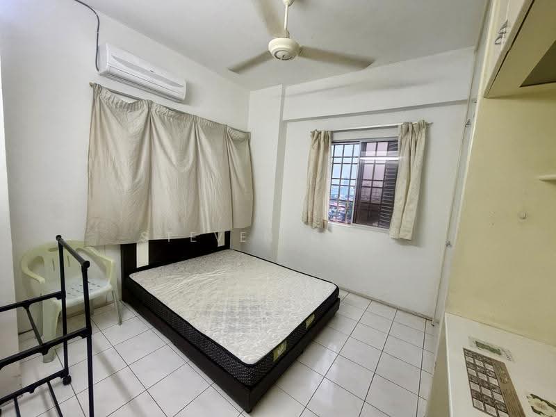 Pangsapuri untuk Dijual di Gambier Heights - Steven Chee - Bedroom - PropertyGuru.com.my