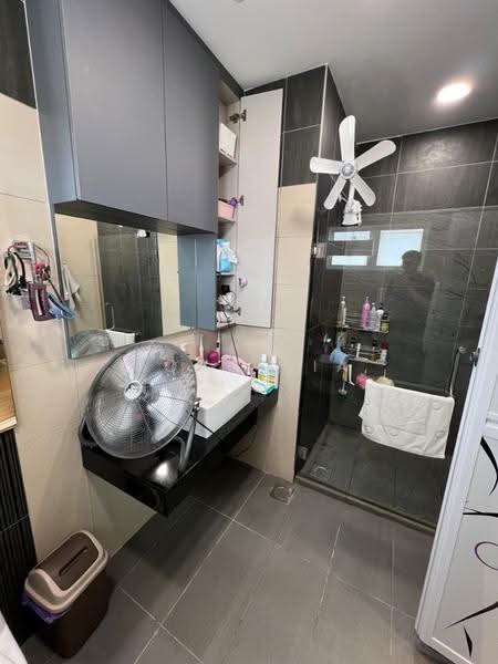 Pangsapuri untuk Dijual di Larkin Residence Phase 2 - John Sia - Bathroom - PropertyGuru.com.my