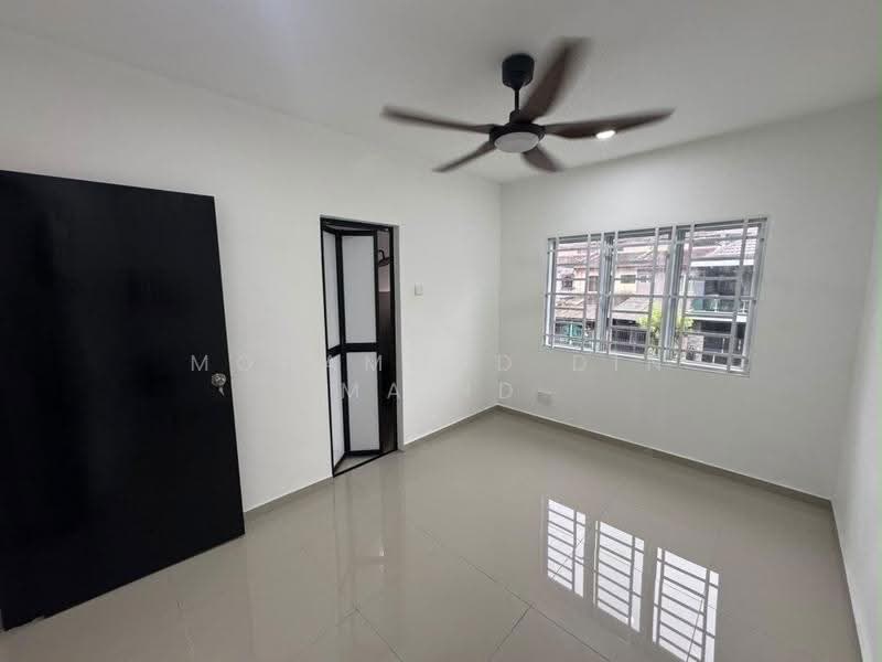 Rumah Teres 2-Tingkat untuk Dijual di Taman Sri Muda (Shah Alam) - Mohammad Din Majid - Bedroom - PropertyGuru.com.my