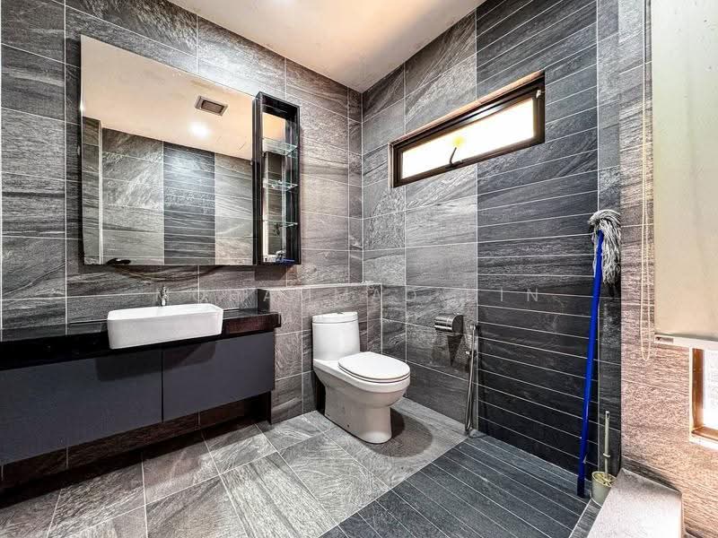 Bungalow House untuk Dijual di Bukit Rahman Putra (Sungai Buloh) - Mohammad Din Majid - Bathroom - PropertyGuru.com.my