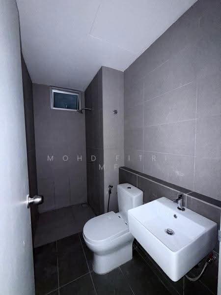 Kondominium untuk Disewa di Lakefront Residence - Mohd Fitri MF - Bathroom - PropertyGuru.com.my