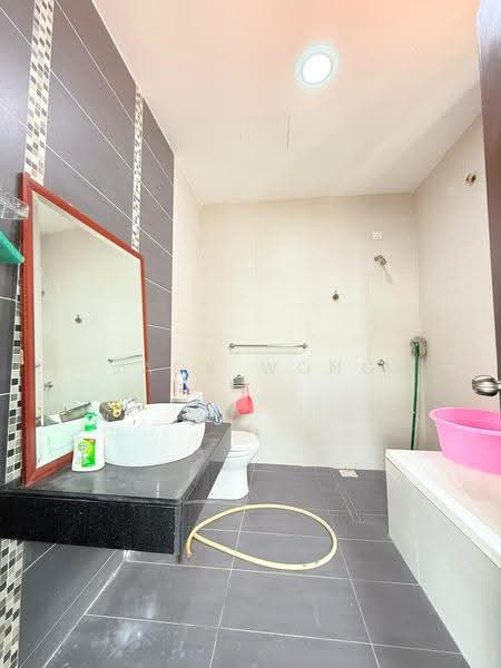 Rumah Berkembar untuk Dijual di Masai (Johor) - Jack Wong - Bathroom - PropertyGuru.com.my