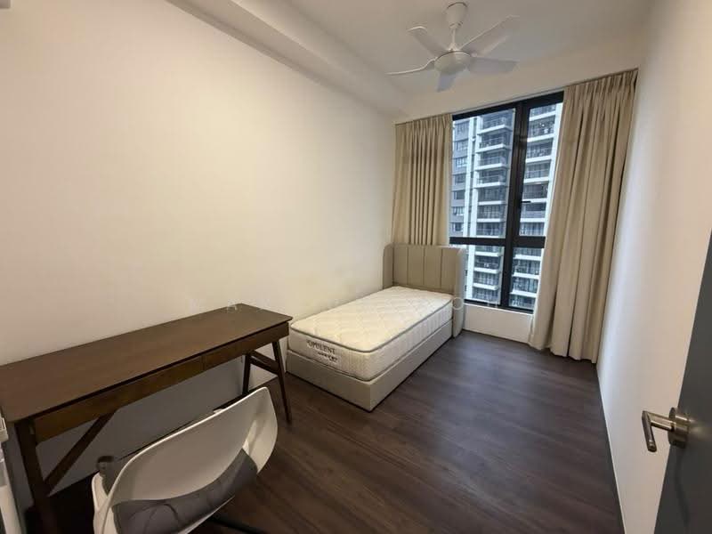 Kediaman Servis untuk Disewa di Altris Residences @ The Quartz WM - Marcus Koh - Bedroom - PropertyGuru.com.my