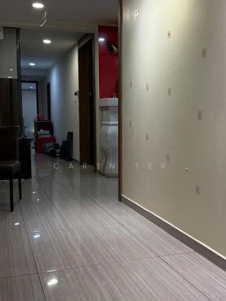 Shop for Rent in Taman Pelangi (Johor Bahru) - Caryn Ter - Corridor - PropertyGuru.com.my