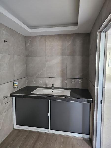 Shop / Office for Rent in Taman Overseas Union (Taman Oug) (Jalan Klang Lama (Old Klang Road)) - Jane Shoo - Bathroom - PropertyGuru.com.my