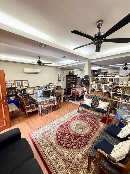 Rumah Teres 1.5-Tingkat untuk Dijual di Taman Keramat Permai (Nibong Tebal) - Ai Faizal - Living Room - PropertyGuru.com.my