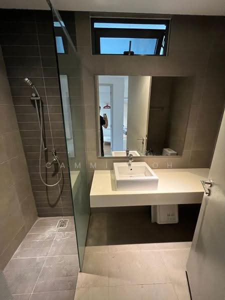 Kondominium untuk Disewa di Vivo Residential Suites - Cammie Loh - Bathroom - PropertyGuru.com.my