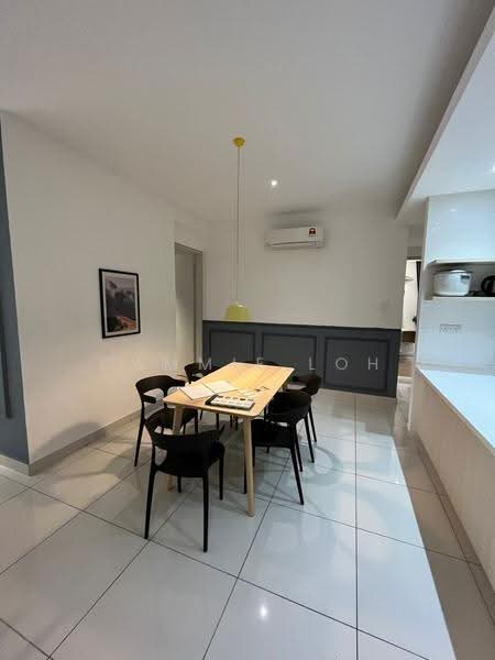 Kondominium untuk Disewa di Vivo Residential Suites - Cammie Loh - Dining Room - PropertyGuru.com.my