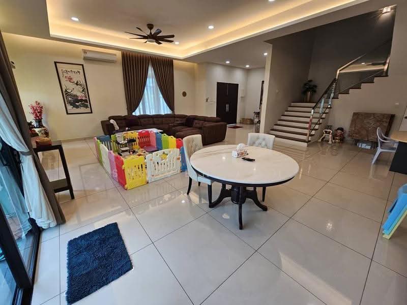 Semi-Detached House for Sale in Taman Tasik Indah (Kluang) - Steven Loh - Living Room - PropertyGuru.com.my
