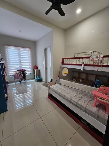 Semi-Detached House for Sale in Taman Tasik Indah (Kluang) - Steven Loh - Bedroom - PropertyGuru.com.my