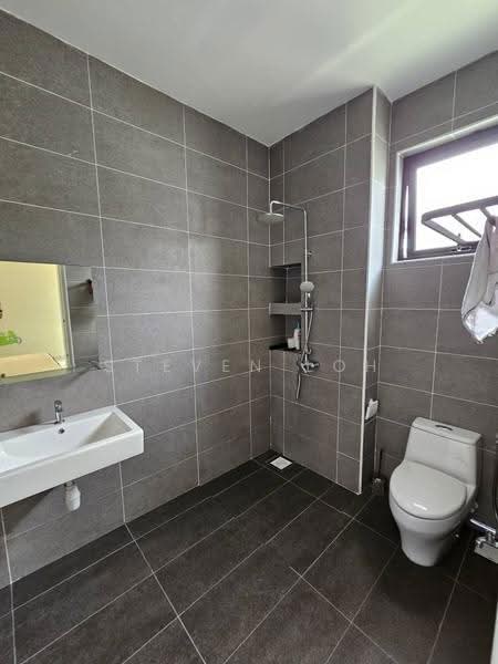 Semi-Detached House for Sale in Taman Tasik Indah (Kluang) - Steven Loh - Bathroom - PropertyGuru.com.my
