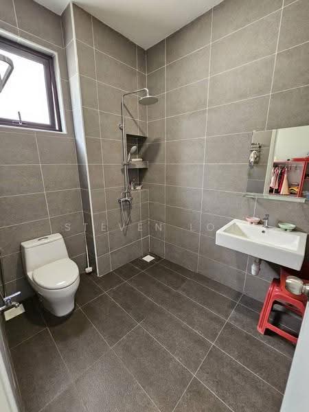 Semi-Detached House for Sale in Taman Tasik Indah (Kluang) - Steven Loh - Bathroom - PropertyGuru.com.my