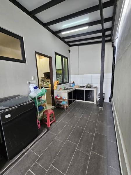 Semi-Detached House for Sale in Taman Tasik Indah (Kluang) - Steven Loh - Kitchen - PropertyGuru.com.my