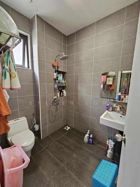 Semi-Detached House for Sale in Taman Tasik Indah (Kluang) - Steven Loh - Bathroom - PropertyGuru.com.my