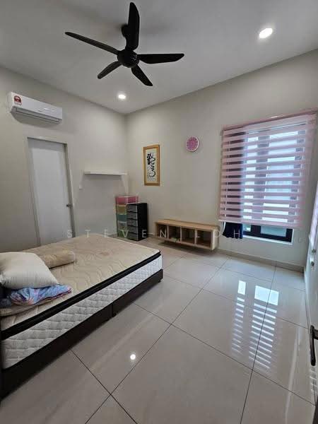 Semi-Detached House for Sale in Taman Tasik Indah (Kluang) - Steven Loh - Bedroom - PropertyGuru.com.my
