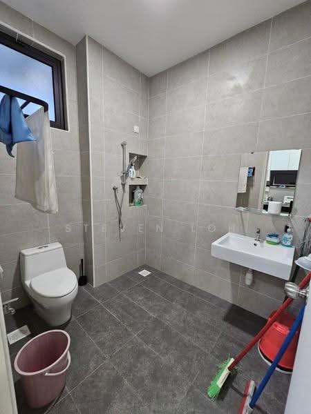 Semi-Detached House for Sale in Taman Tasik Indah (Kluang) - Steven Loh - Bathroom - PropertyGuru.com.my
