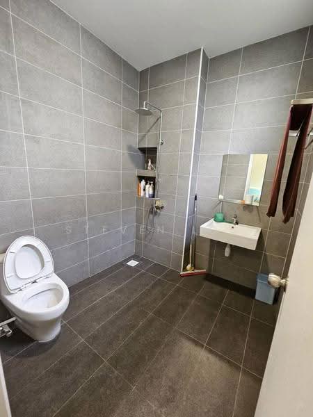 Semi-Detached House for Sale in Taman Tasik Indah (Kluang) - Steven Loh - Bathroom - PropertyGuru.com.my