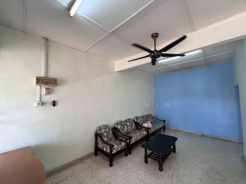 1-storey Terraced House for Rent in Permas Jaya (Johor Bahru) - Puyol Chin - Living Room - PropertyGuru.com.my