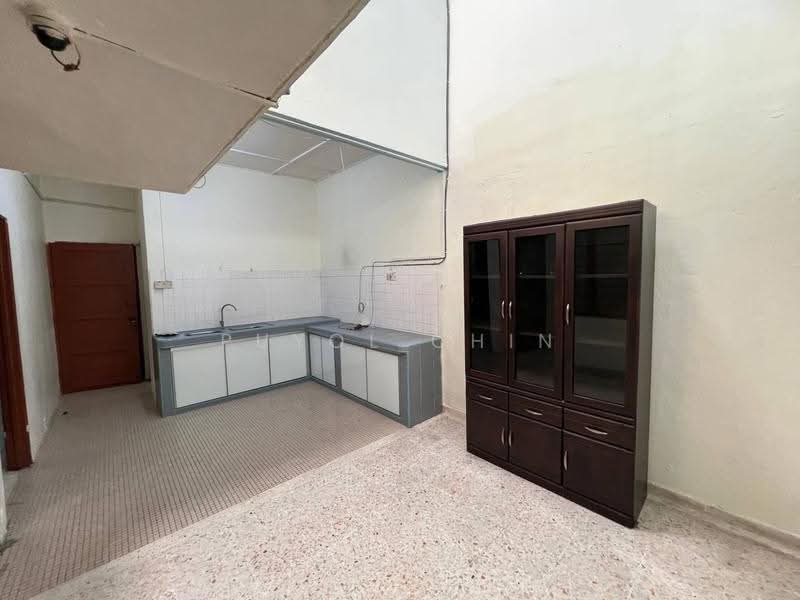 1-storey Terraced House for Rent in Permas Jaya (Johor Bahru) - Puyol Chin - Kitchen - PropertyGuru.com.my