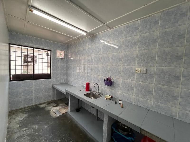 1-storey Terraced House for Rent in Permas Jaya (Johor Bahru) - Puyol Chin - Kitchen - PropertyGuru.com.my