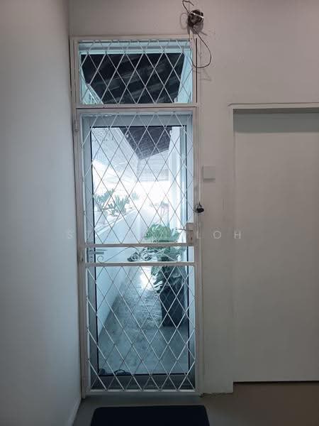 Shop / Office untuk Dijual di Taman Ungku Tun Aminah (Skudai) - Steven Loh - Entrance - PropertyGuru.com.my