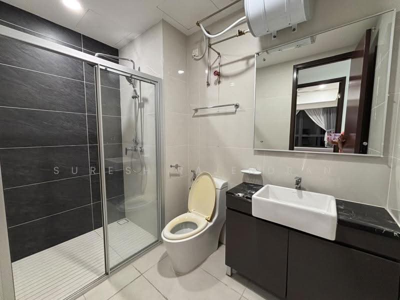 Condominium for Sale at Royal Strand @ Country Garden Danga Bay - Suresh Rajendran - Bathroom - PropertyGuru.com.my