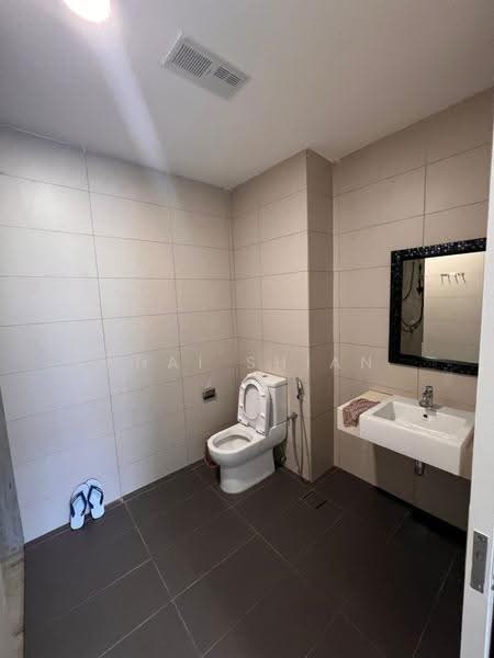 Kediaman Servis untuk Disewa di Arte S - Khai Shian - Bathroom - PropertyGuru.com.my