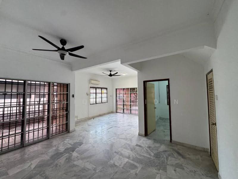 Rumah Teres 1.5-Tingkat untuk Dijual di Bandar Bukit Raja (Klang) - Shiqin Saidin - Living Room - PropertyGuru.com.my