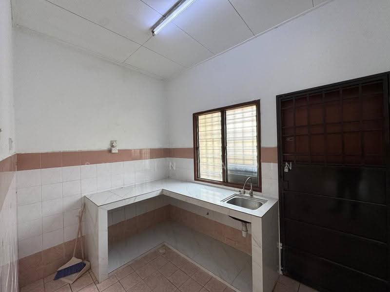 Rumah Teres 1.5-Tingkat untuk Dijual di Bandar Bukit Raja (Klang) - Shiqin Saidin - Kitchen - PropertyGuru.com.my