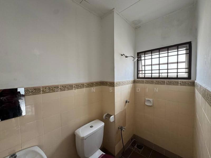 Rumah Teres 1.5-Tingkat untuk Dijual di Bandar Bukit Raja (Klang) - Shiqin Saidin - Bathroom - PropertyGuru.com.my