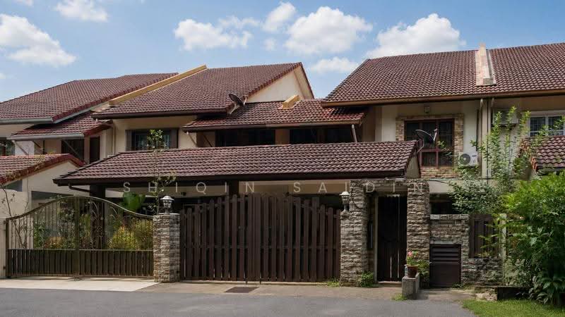 Rumah Teres 2-Tingkat untuk Dijual di Putra Permai (Subang Jaya) - Shiqin Saidin - Exterior - PropertyGuru.com.my