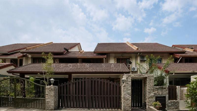 Rumah Teres 2-Tingkat untuk Dijual di Putra Permai (Subang Jaya) - Shiqin Saidin - Exterior - PropertyGuru.com.my