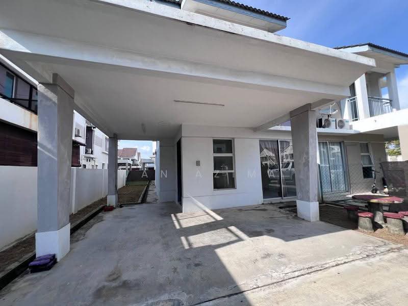 Semi-Detached House for Sale in Shah Alam (Selangor) - Wan Azima - Exterior - PropertyGuru.com.my