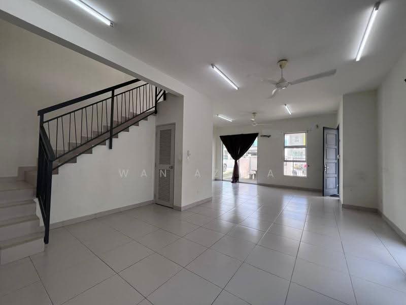 Semi-Detached House for Sale in Shah Alam (Selangor) - Wan Azima - Living Room - PropertyGuru.com.my