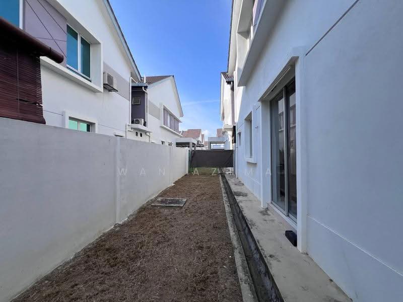 Semi-Detached House for Sale in Shah Alam (Selangor) - Wan Azima - Exterior - PropertyGuru.com.my